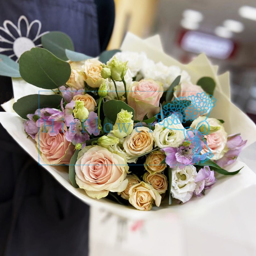 Букет цветов Воздушная меренга Букет цветов из: Лизиантусы, Альстромерии и Розы